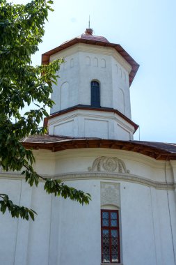 BUCHAREST, ROMANIA - 16 Ağustos 2021: Romanya 'nın Bükreş kenti yakınlarındaki Cernica Manastırı