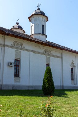 BUCHAREST, ROMANIA - 16 Ağustos 2021: Romanya 'nın Bükreş kenti yakınlarındaki Cernica Manastırı