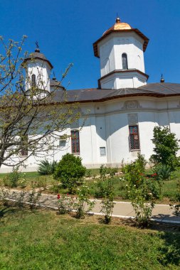 BUCHAREST, ROMANIA - 16 Ağustos 2021: Romanya 'nın Bükreş kenti yakınlarındaki Cernica Manastırı
