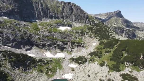Bulgaristan Deve Tepesi Yakınlarındaki Rila Dağı Nın Şaşırtıcı Hava Manzarası — Stok video