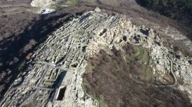 Bulgaristan 'ın Kardzhali Bölgesi, Perperikon antik Trakya kentinin hava manzarası