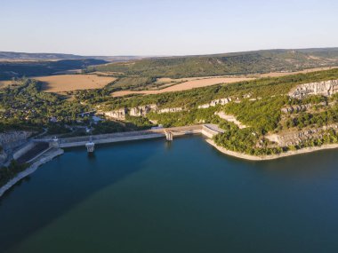 Bulgaristan 'ın Aleksandar Stamboliyski Reservoir, Gabrovo ve Veliko Tarnovo bölgelerinin hava manzarası