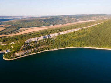 Bulgaristan 'ın Aleksandar Stamboliyski Reservoir, Gabrovo ve Veliko Tarnovo bölgelerinin hava manzarası