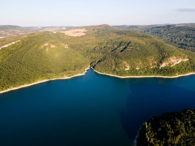 Bulgaristan 'ın Aleksandar Stamboliyski Reservoir, Gabrovo ve Veliko Tarnovo bölgelerinin hava manzarası