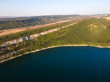 Bulgaristan 'ın Aleksandar Stamboliyski Reservoir, Gabrovo ve Veliko Tarnovo bölgelerinin hava manzarası