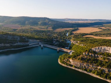 Bulgaristan 'ın Aleksandar Stamboliyski Reservoir, Gabrovo ve Veliko Tarnovo bölgelerinin hava manzarası