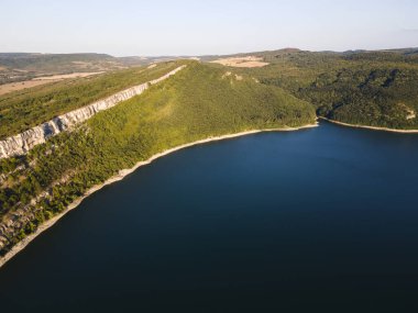 Bulgaristan 'ın Aleksandar Stamboliyski Reservoir, Gabrovo ve Veliko Tarnovo bölgelerinin hava manzarası