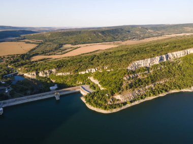 Bulgaristan 'ın Aleksandar Stamboliyski Reservoir, Gabrovo ve Veliko Tarnovo bölgelerinin hava manzarası