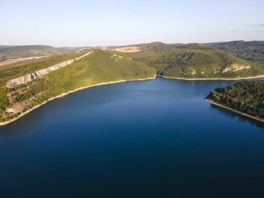 Bulgaristan 'ın Aleksandar Stamboliyski Reservoir, Gabrovo ve Veliko Tarnovo bölgelerinin hava manzarası