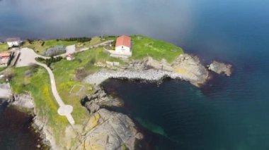 Bulgaristan 'ın Burgaz Bölgesi' nin Çarevo kasabasındaki Kutsal Varsayımın Hava Görüşü 