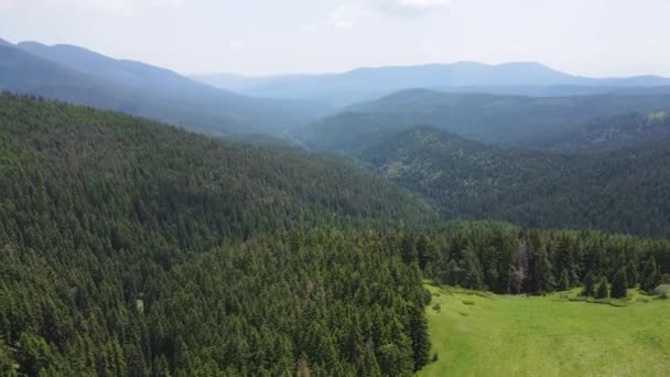 Καταπληκτική Αεροφωτογραφία Του Βουνού Ρίλα Κοντά Στο Φράγμα Μπελμέκεν Της — Αρχείο Βίντεο
