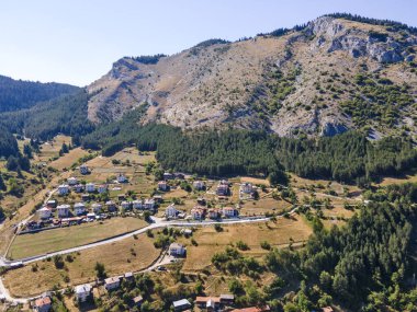 Bulgaristan 'ın Smolyan Bölgesi, Trigrad köyünün hava manzarası