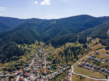 Bulgaristan 'ın Smolyan Bölgesi, Trigrad köyünün hava manzarası