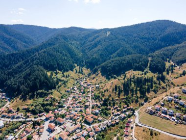 Bulgaristan 'ın Smolyan Bölgesi, Trigrad köyünün hava manzarası