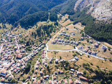 Bulgaristan 'ın Smolyan Bölgesi, Trigrad köyünün hava manzarası
