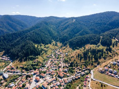 Bulgaristan 'ın Smolyan Bölgesi, Trigrad köyünün hava manzarası