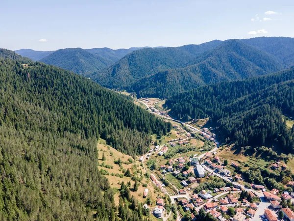 Bulgaristan 'ın Smolyan Bölgesi, Trigrad köyünün hava manzarası