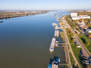 Bulgaristan 'ın Tuna Nehri ve Rusçuk Kenti' nin şaşırtıcı hava manzarası