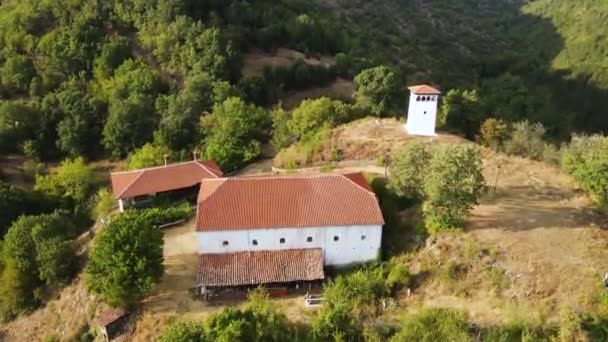 Αεροφωτογραφία Του Μεσαιωνικού Μοναστηριού Churilovo Αφιερωμένο Στον Άγιο Γεώργιο Γνωστό — Αρχείο Βίντεο