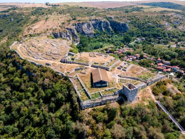 İkinci Bulgar İmparatorluğu, Rusçuk bölgesi ve Bulgaristan 'dan Ortaçağ tahkim edilmiş Cherven kentinin havadan görünüşü
