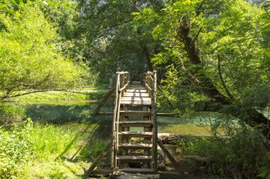 Bulgaristan 'ın Altın Panega Nehri boyunca Iskar Panega Geopark' ın inanılmaz manzarası