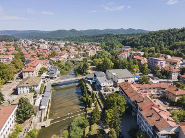 Bulgaristan 'ın Truva, Lovech bölgesinin merkezinin şaşırtıcı hava manzarası