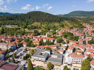 Bulgaristan 'ın Truva, Lovech bölgesinin merkezinin şaşırtıcı hava manzarası