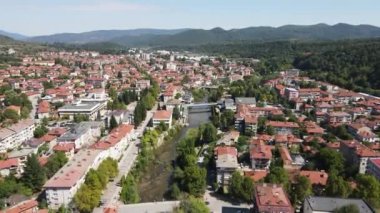 Bulgaristan 'ın Truva, Lovech bölgesinin merkezinin şaşırtıcı hava manzarası 