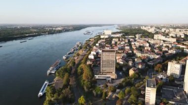 Bulgaristan 'ın Ruse ve Tuna Nehri yakınlarındaki Tuna Nehri' nin havadan görünüşü