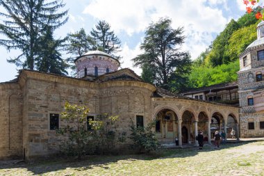 ORESHAK, BULGARIA - 31 Ağustos 2021: Ortaçağ Troyan Varsayım Manastırı, Lovech bölgesi, Bulgaristan