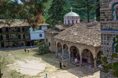 ORESHAK, BULGARIA - 31 Ağustos 2021: Ortaçağ Troyan Varsayım Manastırı, Lovech bölgesi, Bulgaristan