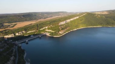 Bulgaristan 'ın Aleksandar Stamboliyski Reservoir, Gabrovo ve Veliko Tarnovo bölgelerinin hava manzarası