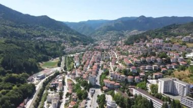 Bulgaristan 'ın Smolyan kentinin şaşırtıcı hava manzarası