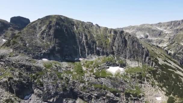 Prachtig Uitzicht Vanuit Lucht Rila Mountain Buurt Van Camel Piek — Stockvideo