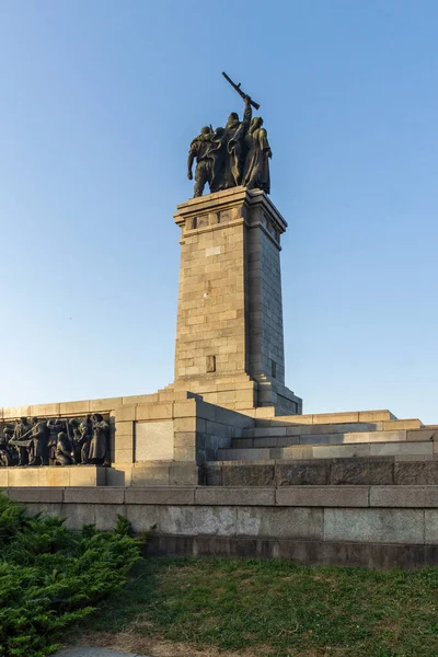 Sofia Bulgarien Juli 2021 Solnedgång Syn Monumentet Den Sovjetiska Armén — Stockfoto