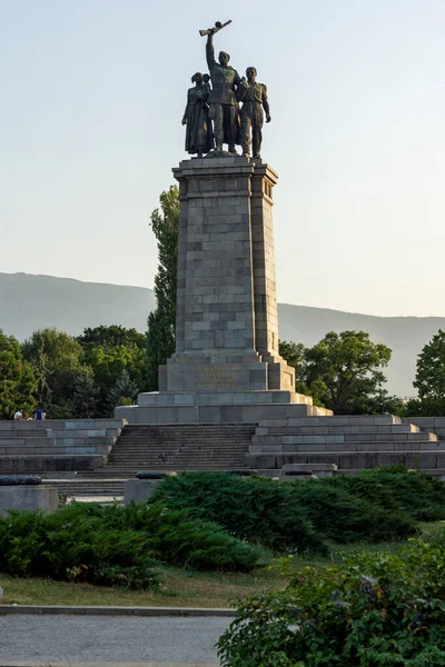 Sofia Bulgarien Juli 2021 Sonnenuntergang Denkmal Der Sowjetarmee Sofia Bulgarien — Stockfoto