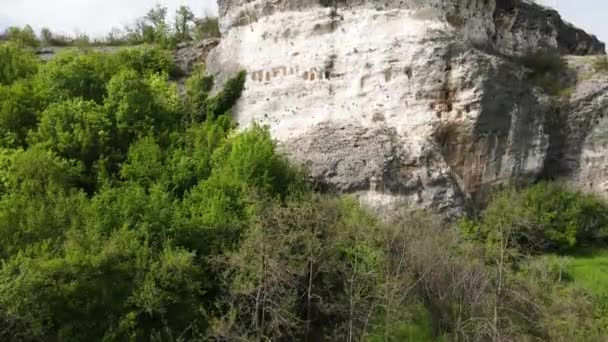 Vista Aérea Kovan Kaya Antiguo Santuario Tracio Las Montañas Rhodope — Vídeos de Stock