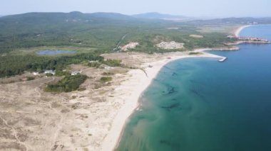 Bulgaristan 'ın Burgaz Bölgesi, Arkutino plajının şaşırtıcı hava manzarası 