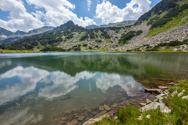 Lago Muratovo, Paisaje de montaña Pirin — Foto de Stock