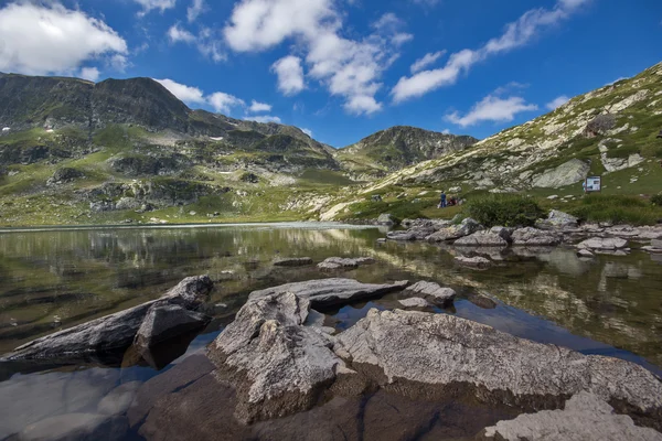 Der Zwillingssee, die sieben Rila-Seen, der Rila-Berg — Stockfoto