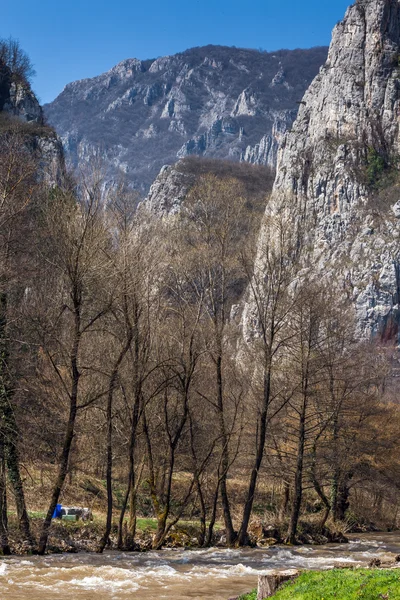 Formazione rocciosa nella gola del fiume Erma — Foto Stock