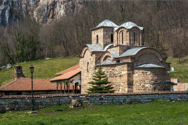 Panorama del monasterio medieval de Poganovo de San Juan el Teólogo —  Fotos de Stock