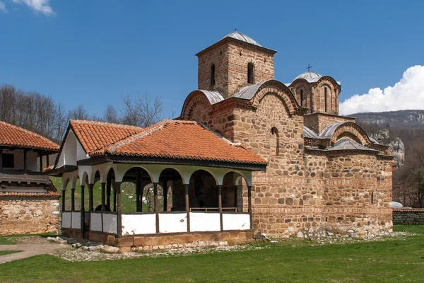 Panoramy średniowiecznego klasztoru Poganovo Jan Ewangelista — Zdjęcie stockowe
