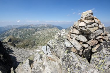 Kamenitsa tepe Pirin dağda şaşırtıcı görünümünden