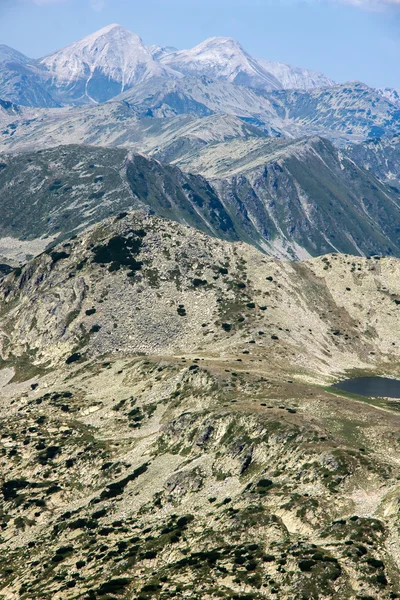 Menakjubkan pemandangan dari Kamenitsa puncak di Pirin Mountain — Stok Foto