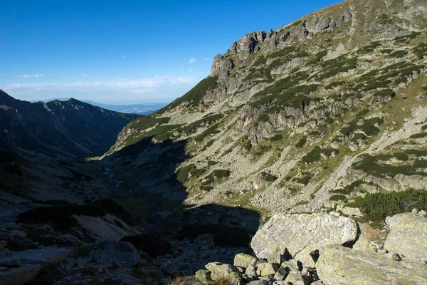 Trilha para escalar um pico malyovitsa, Montanha Rila — Fotografia de Stock