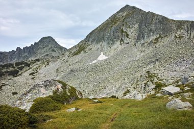 Panorama Dzhangal ve momin dvor Peaks, Pirin Dağı