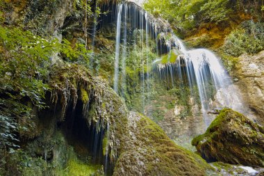 Krushuna şelaleler, şaşırtıcı görünümü Lovech şehir yakınındaki