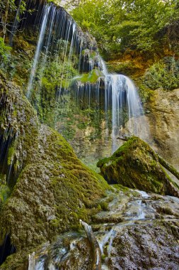 Krushuna şelaleler, şaşırtıcı görünümü Lovech şehir yakınındaki