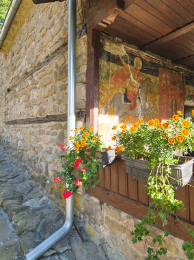 Sırbistan 'ın Ortaçağ Temski manastırının panoramik manzarası Aziz George, Pirot Bölgesi